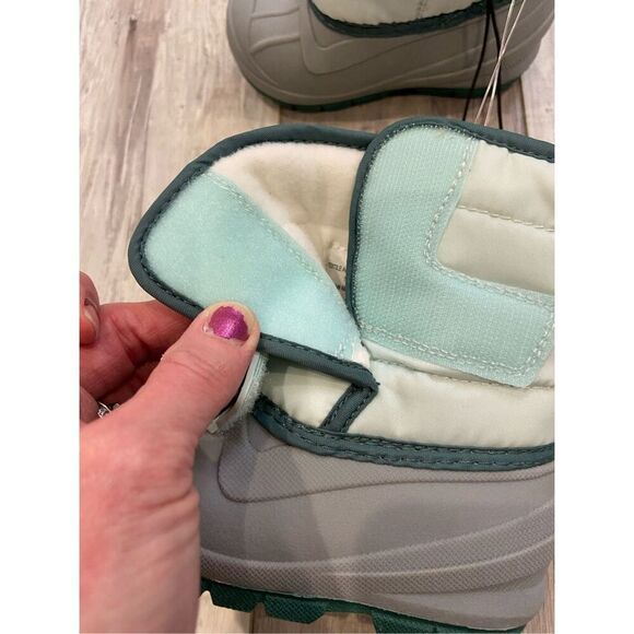 Cat & Jack winter snow boots size 5 - Picture 8 of 12